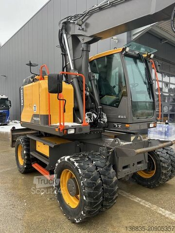 Kolesni bager Volvo EWR 150 E