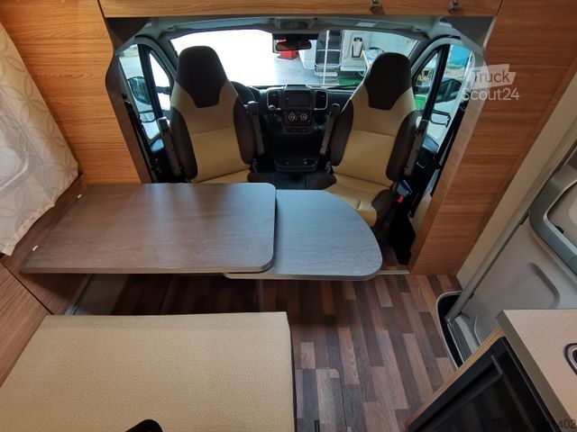 Alkovový obytný vůz WEINSBERG CARAHOME 550 MG /- 2025 - / 140 PS / NUR 5.97M