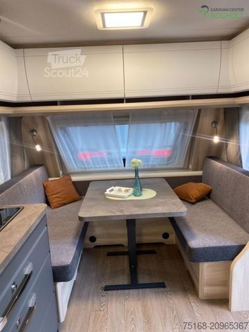 Lakókocsi HOBBY De Luxe 495 WFB Modell 2026 / 1800 kg