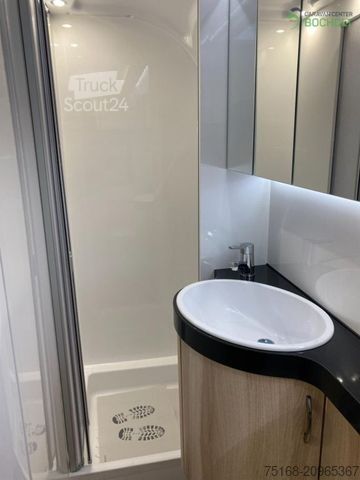 Lakókocsi HOBBY De Luxe 495 WFB Modell 2026 / 1800 kg