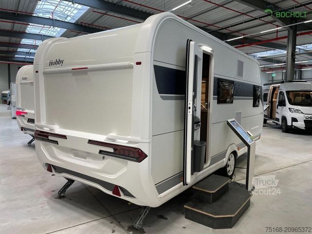 Lakókocsi HOBBY De Luxe 490 KMF Modell 2026 / 1800 kg