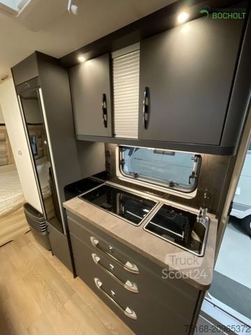 Lakókocsi HOBBY De Luxe 490 KMF Modell 2026 / 1800 kg