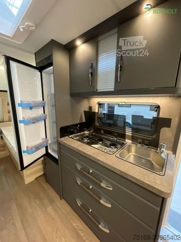 Lakókocsi HOBBY De Luxe 495 UL InterCaravaning Sondermodell