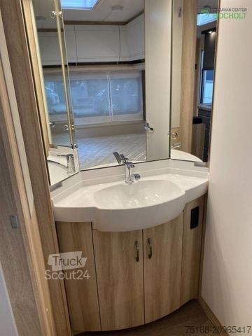 Lakókocsi HOBBY De Luxe 540 KMFe Modell 2026 / 1800 kg