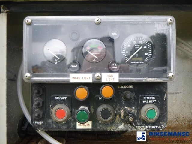 Sugekøretøj Volvo FM 9 6X4 RHD Eurovac 1200 vacuum tank (tipping)