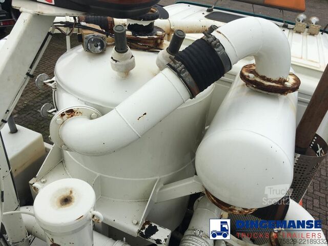 Aspirateur de boues Foden S108R 8x4 RHD Huwer vacuum tank 15.5 m3
