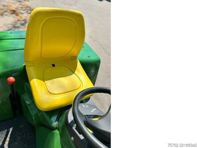 Βαν John-Deere 1200A Bunkerharke Motorrechen