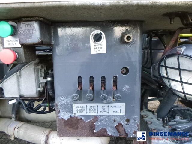 Sacie vozidlo Renault Midlum 180.14 dxi 4x2 RHD Euro 5 vacuum tank 6...