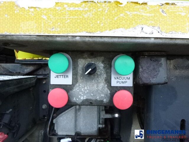 Sugebil Renault Midlum 180.14 dxi 4x2 RHD Euro 5 vacuum tank 6...