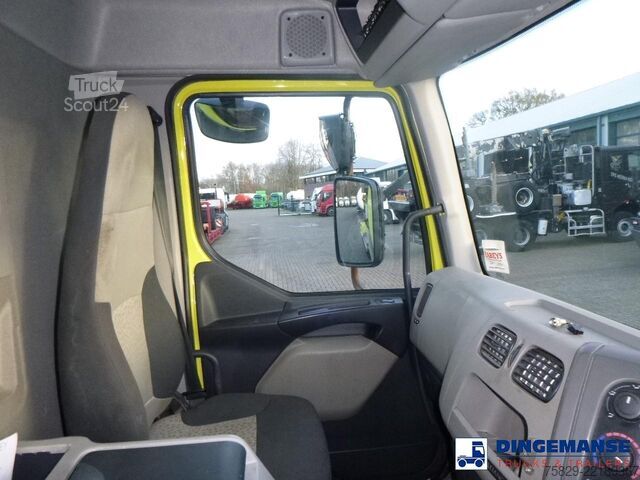 Sugebil Renault Midlum 180.14 dxi 4x2 RHD Euro 5 vacuum tank 6...