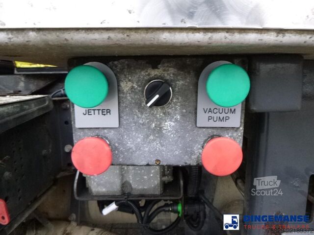 Sacie vozidlo Renault Midlum 180.14 dxi 4x2 RHD Euro 5 vacuum tank 6...