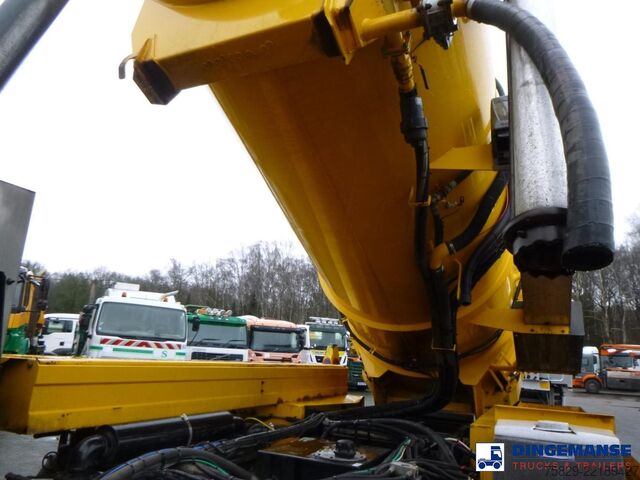 Засмукващо превозно средство D.A.F. LF 55.220 4X2 RHD Whale vacuum tank 8.1 m3
