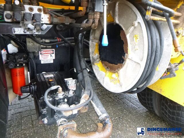 Veículo de aspiração DAF LF 55.220 4X2 RHD Whale vacuum tank 8.1 m3
