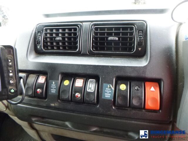 Veículo de aspiração DAF LF 55.220 4X2 RHD Whale vacuum tank 8.1 m3