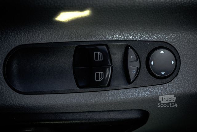 Фургон з високим дахом MERCEDES-BENZ Sprinter 318 3.0 V6 | L2H2 | Automaat | Cruise |