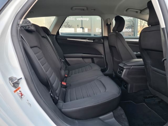 Minibus FORD Mondeo 2.0TDCi - SpSitze - AHK - CAM -