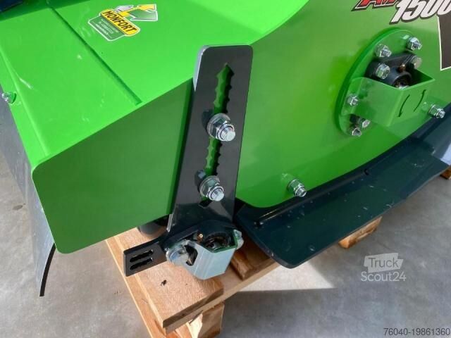 Traktor  Broyeur débroussailleur AVANT 150cm