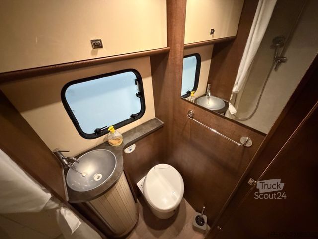 Альковний автокемпер XGO Dynamic