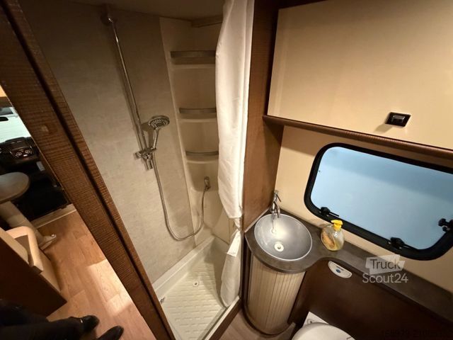 Альковний автокемпер XGO Dynamic