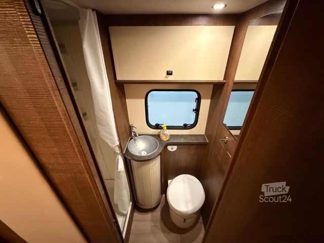 Альковний автокемпер XGO Dynamic