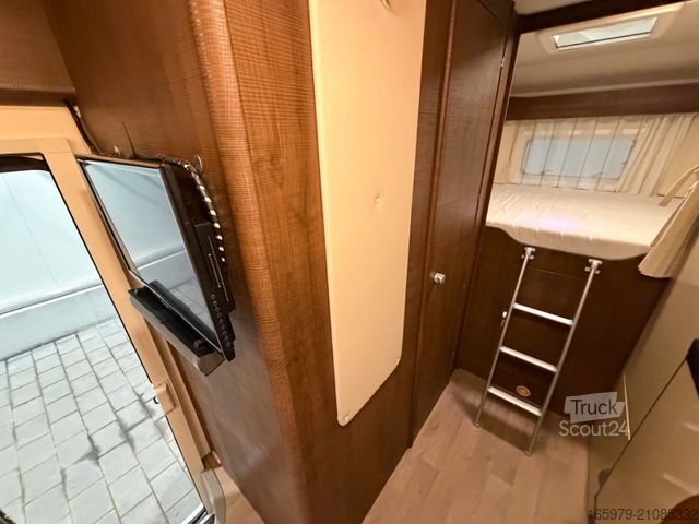 Альковний автокемпер XGO Dynamic