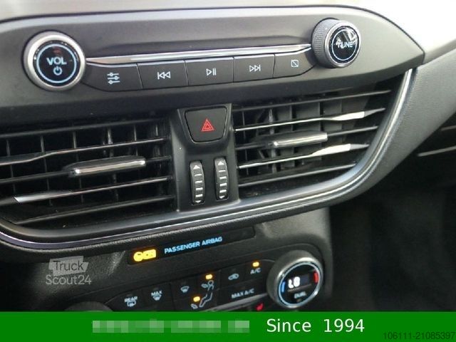 Minibus FORD Focus Turnier Titanium 1.5 EcoBlue 88KW