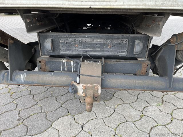 Transportador con plataforma y toldo FUSO Canter 7C18 4x2 Ladebordwand / Getriebeschaden