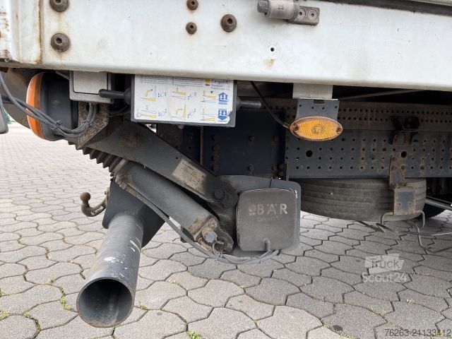 Transportador con plataforma y toldo FUSO Canter 7C18 4x2 Ladebordwand / Getriebeschaden