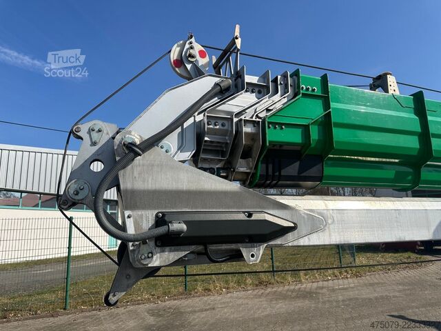 Dodávka s hydraulickým ramenom na podvozku nákladného auta Böcker RK 36-2400 / Raupenkran / UVV NEU