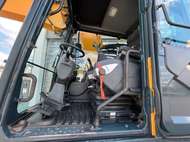 Radbagger Hyundai HW 180 / 3.054h / hydr. Grabenräumer / Klima