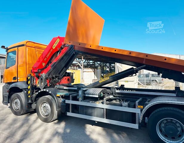 Haakarm vrachtwagen Mercedes-Benz Arocs 3245 L 8x4/4 Arocs 3245 L 8x4/4, Kran Palfinger PK33002 EH-E, MirrorCam, Motorabtrieb, Funk