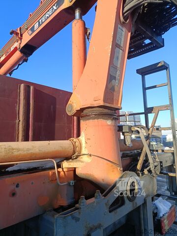 Teherautóra szerelt daru Mercedes-Benz Axor