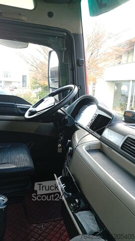 Camião basculante MAN 