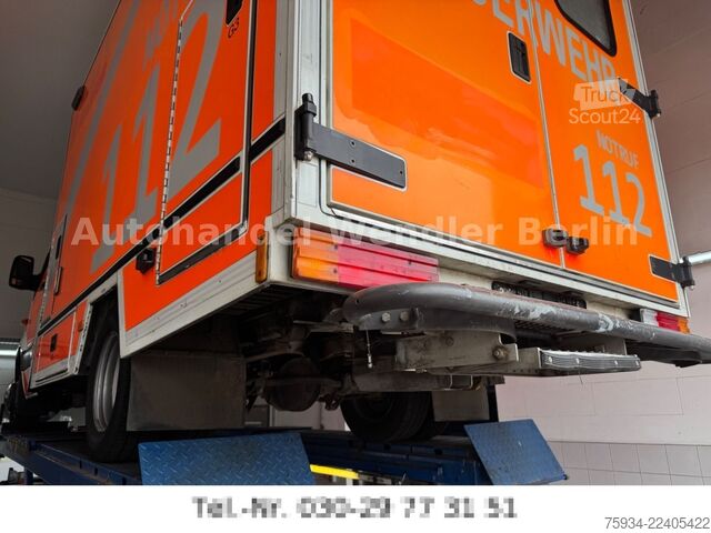 Feuerwehrfahrzeug MERCEDES-BENZ Sprinter 516 CDI RTW Fahrtec Koffer & Fahrtrage