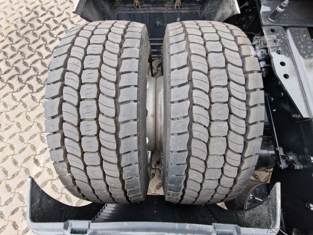 Volume tractor unit MAN TGX 18.460 4X2 LLS-U