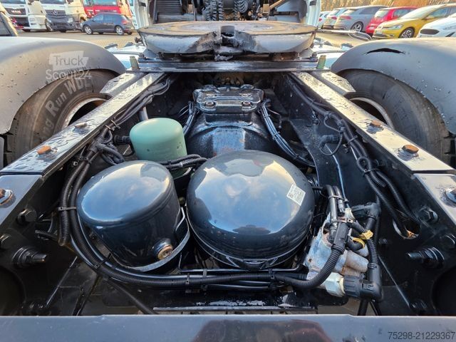 Volume tractor unit MAN TGX 18.460 4X2 LLS-U / Retarder / ADR AT