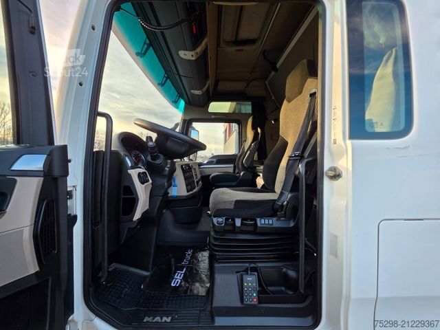 Volume tractor unit MAN TGX 18.460 4X2 LLS-U / Retarder / ADR AT