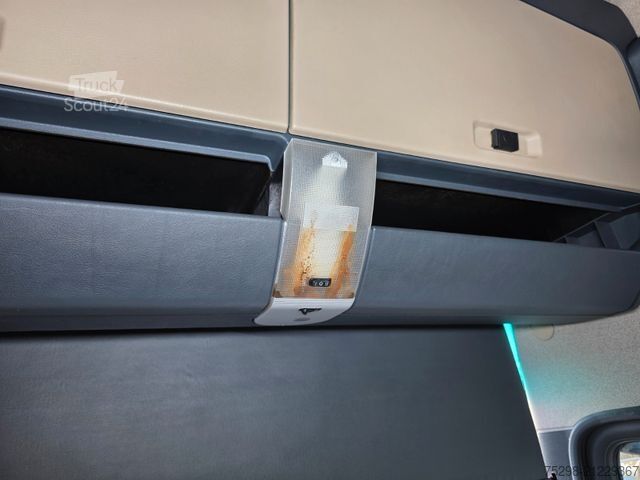 Volume tractor unit MAN TGX 18.460 4X2 LLS-U / Retarder / ADR AT