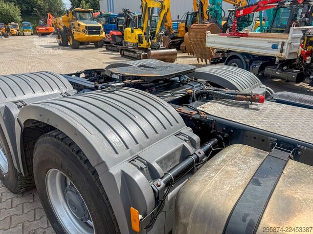 Стандартний тягач MERCEDES-BENZ Actros 3351 MP3 V8 Kipphydr.