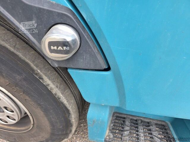 Standard trekkvogn MAN 18.470 TGX XXL Unfall, Retarder, 2 Kreis Hydr.