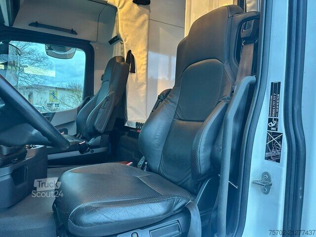 Viehtransporter LKW Mercedes-Benz Antos 1835 5-6 Pferde Wohnung Popout