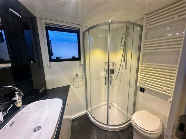 Viehtransporter LKW Mercedes-Benz Antos 1835 5-6 Pferde Wohnung Popout