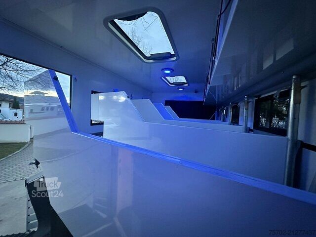 Viehtransporter LKW Mercedes-Benz Antos 1835 5-6 Pferde Wohnung Popout