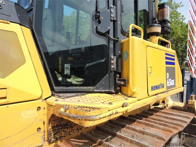 Дорожный каток KOMATSU D65EX-15