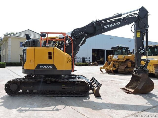Гусеничный экскаватор VOLVO ECR145