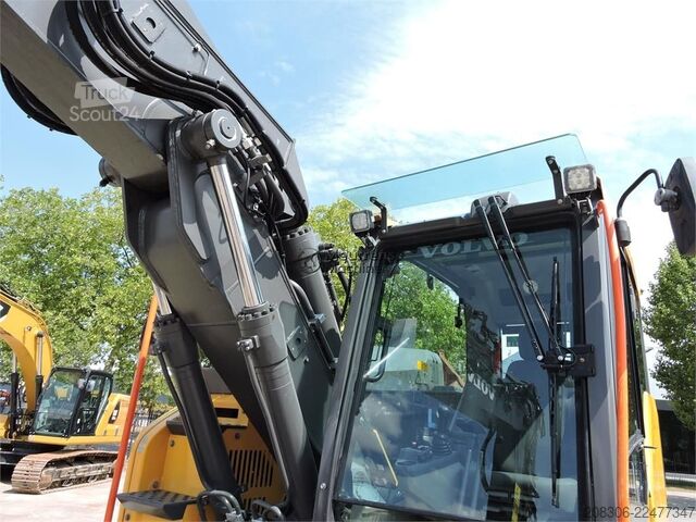 Гусеничный экскаватор VOLVO ECR145