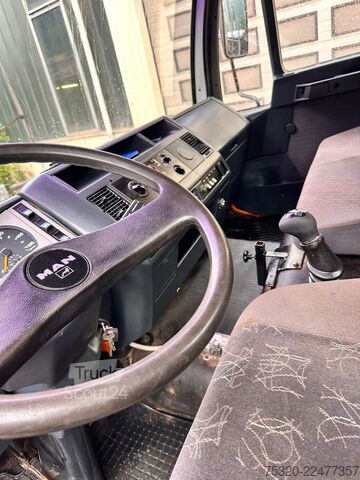 Camion basculante trilateral MAN 10,174  Allradkipper