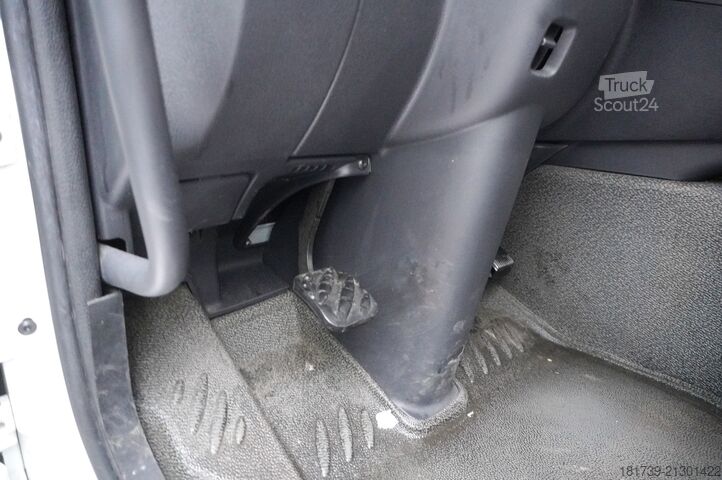 Chłodnia Bitemperatura Renault D210 12T / Bitemperature Refrigerator