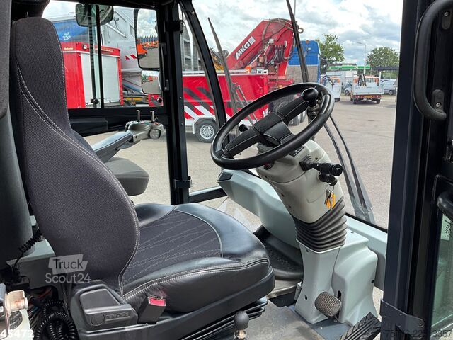 Yol süpürme aracı Johnston CN 401 Euro 6