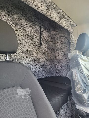 Transporter med koffert MAN TGE 3.180 Koffer mit Schlafbett